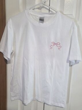 White T-Shirt with Pink Bow Graphic Woman New Washed But Not Worn